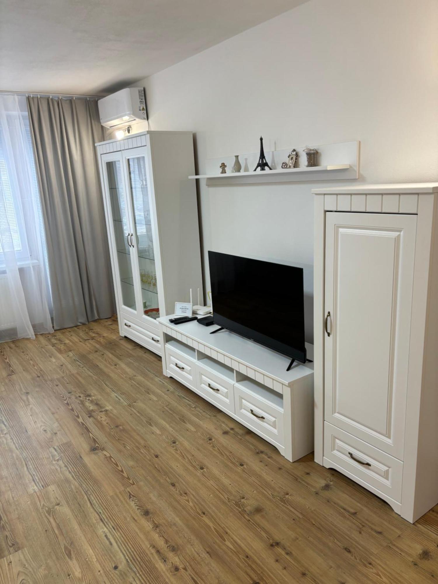 City Heart Luxury Apartment Nove Zamky Bagian luar foto