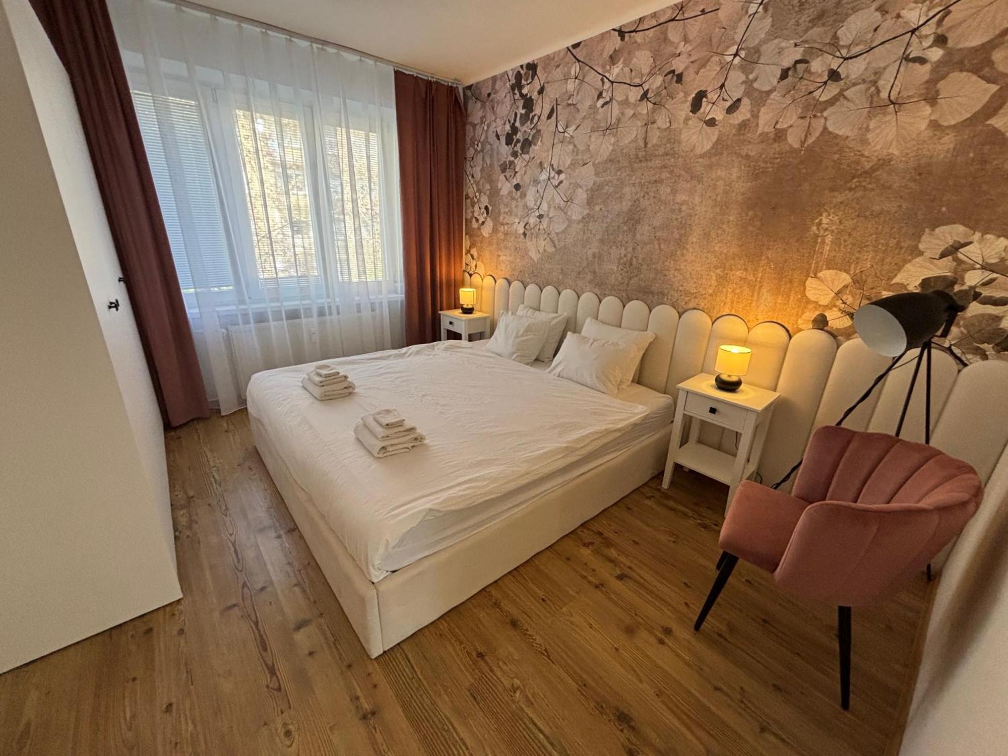 City Heart Luxury Apartment Nove Zamky Bagian luar foto